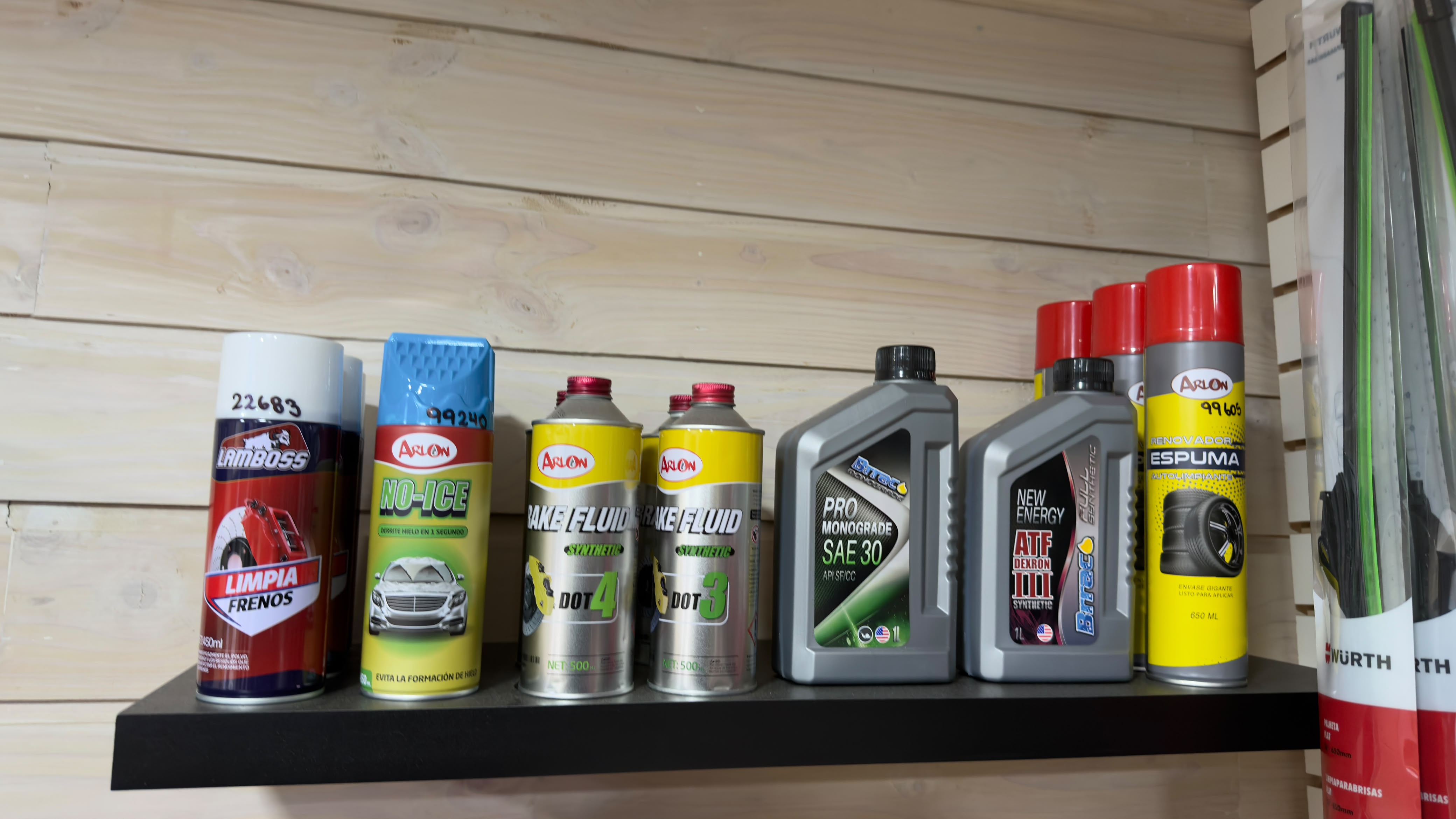 Líquidos de freno, aceites y productos para el cuidado del automóvil en D&L Motors
